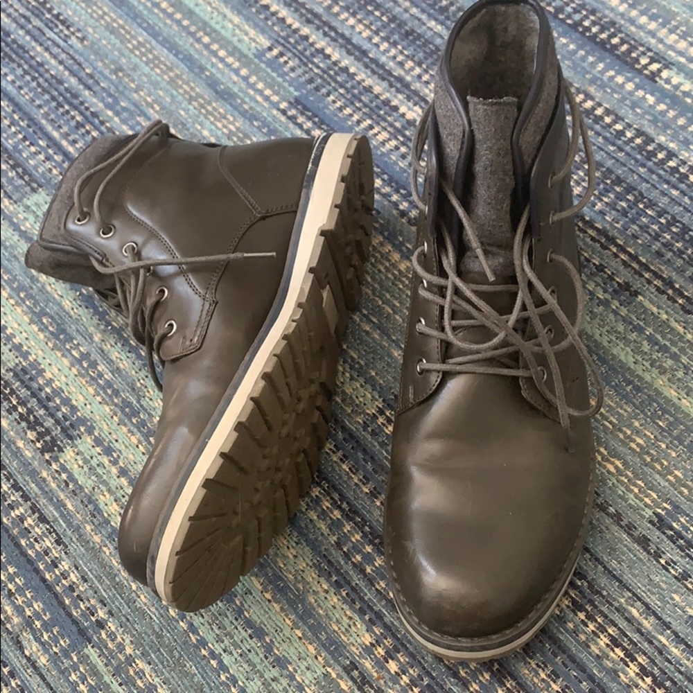 Men’s Grey boots